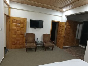 Deluxe Double Room | Iron/ironing board, free WiFi, bed sheets - Fairy Meadows Hotel (Balakot)