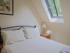 3 bedrooms, individually decorated, individually furnished, free WiFi - Yard Cottage (Lyme Regis)