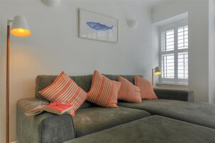 Cottage | Living room | DVD player