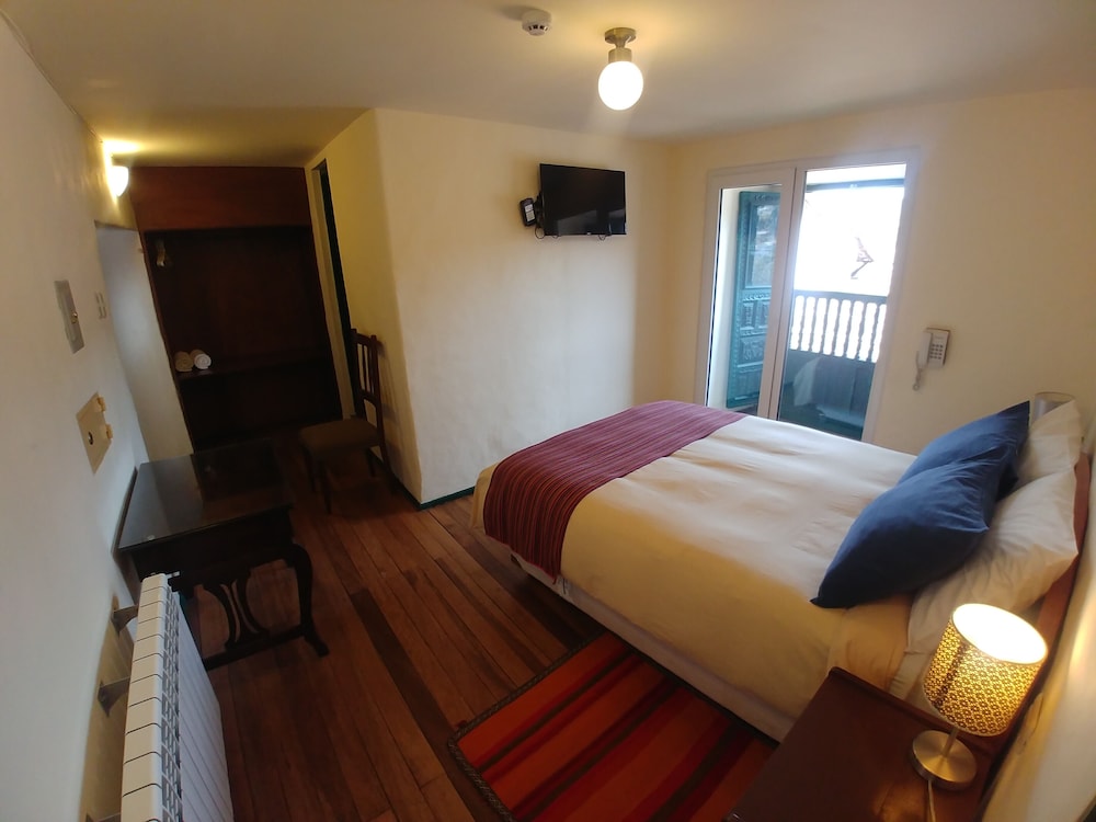 Hostal Corihuasi by null