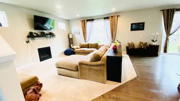 Smart TV, fireplace