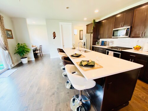 One bedroom with private bath in a quite neighborhood/shared home with owners.