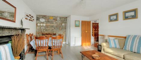 Cottage | Living room