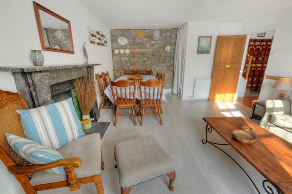 Cottage | Interior
