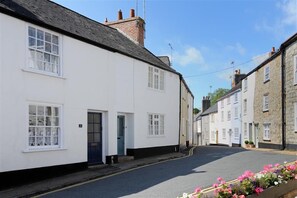 Exterior - 12 Mill Green (Lyme Regis)