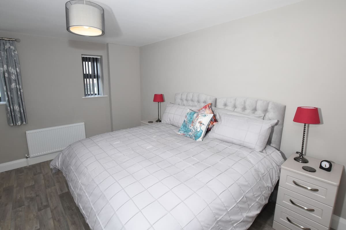 Deluxe Apartment, Private Bathroom | Interior