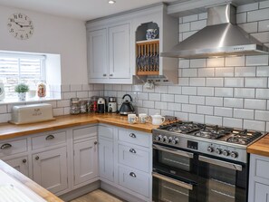 Cottage | Cuisine privée | Réfrigérateur, lave-vaisselle