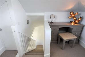 Cottage | 3 bedrooms, individually decorated, individually furnished, free WiFi