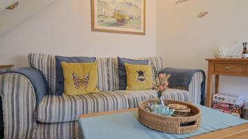 Cottage | Living area | TV, DVD player