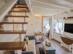 Cottage | Living area | TV