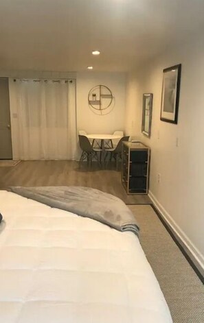 1 habitación, wifi y ropa de cama