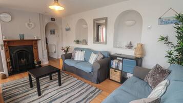 Cottage | Living area