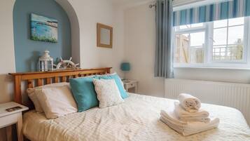 Cottage | 2 bedrooms, individually decorated, individually furnished, free WiFi