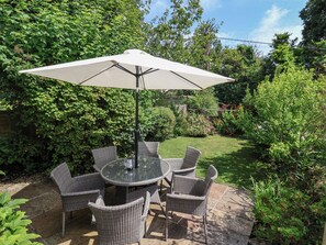 Cottage | Outdoor dining