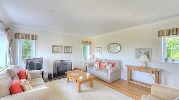 Cottage | Interior