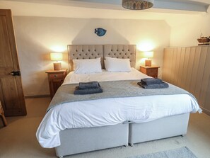 Cottage | 5 bedrooms, individually decorated, individually furnished, free WiFi