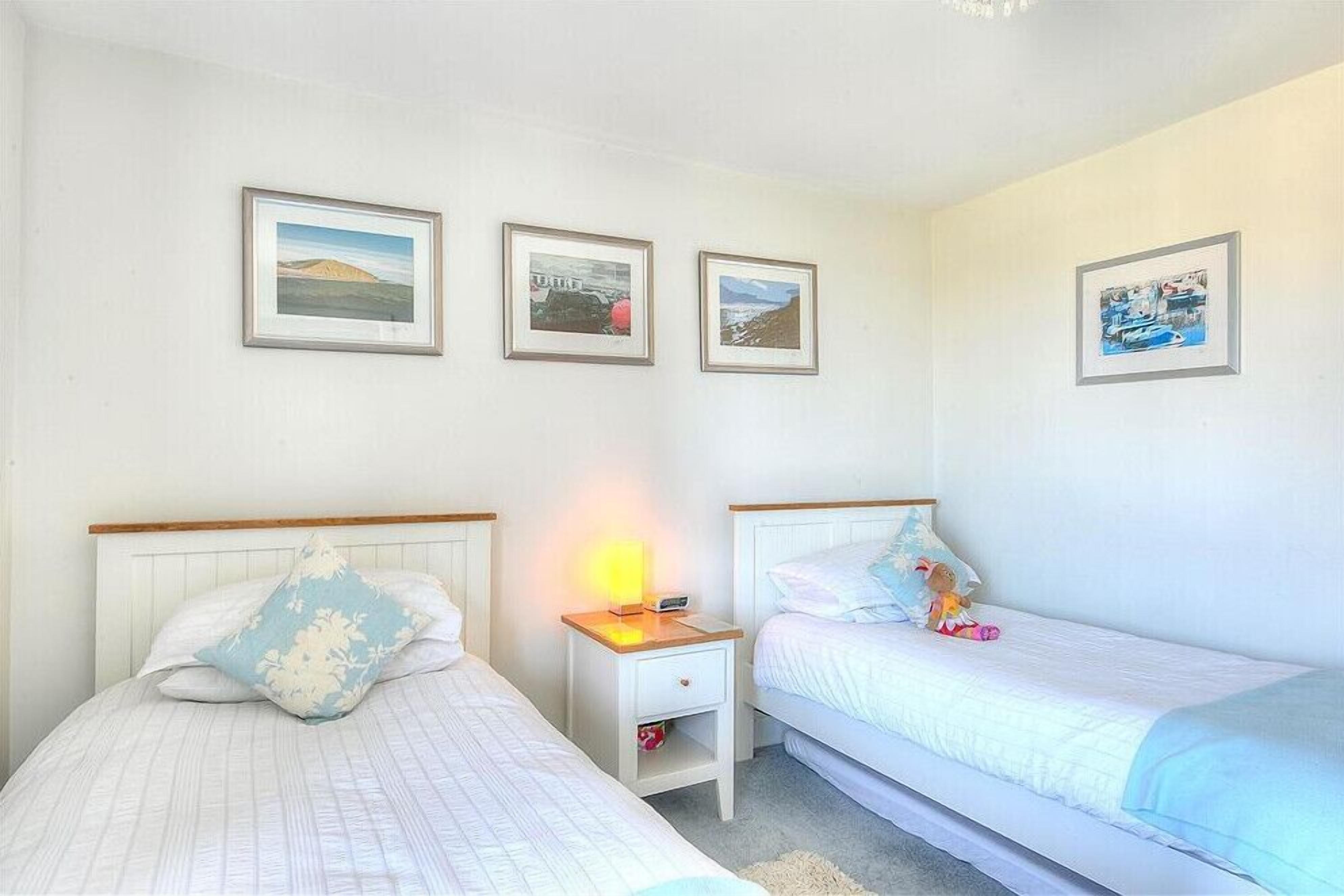 Mökki | 2 makuuhuonetta, yksilöllisesti sisustettu, yksilöllisesti kalustettu