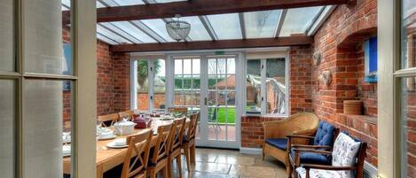 تناول الطعام