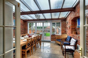 Cottage | Dining - The White House (Bridport)