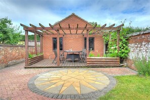 Cottage | Balcony - The White House (Bridport)