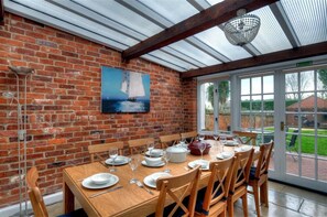 Cottage | Private kitchen | Fridge, dishwasher, cookware/dishes/utensils - The White House (Bridport)