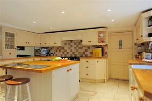 Casa de campo | Cozinha privada | Lava-louças, talheres/pratos/utensílios de cozinha