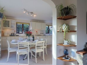 Cottage | Interior - High Cliff Orchard (Lyme Regis)