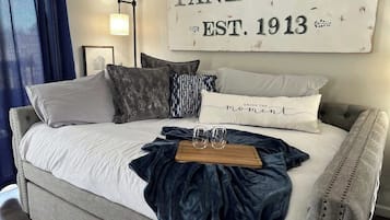 1 habitación, tabla de planchar con plancha, wifi gratis y ropa de cama