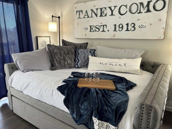 1 bedroom, iron/ironing board, free WiFi, bed sheets - TaneyComo-Topia (Branson)