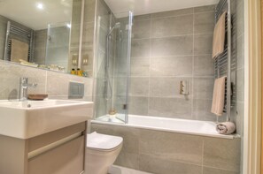 Cottage | Bathroom