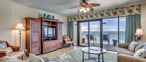 テレビ、DVD プレーヤー