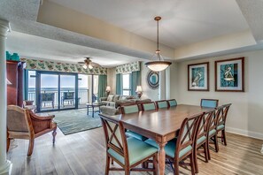 Dining - Luxurious Oceanfront Corner Unit – 3 beds, 3 baths (Myrtle Beach)