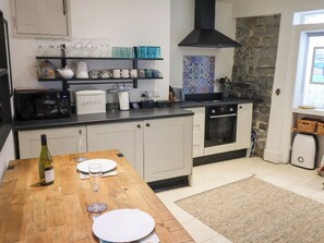 Ferienhaus | Eigene Küche | Geschirrspüler, Kochgeschirr/Geschirr/Besteck