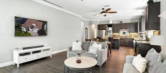 Room in Beautiful Roseville Gated Community