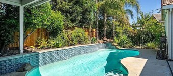 Room in Beautiful Roseville Gated Community