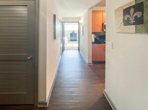 Interior - Beautiful 2 bed room 2 baths (Houston)