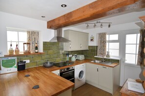 Cottage | Cuisine privée | Réfrigérateur, lave-vaisselle