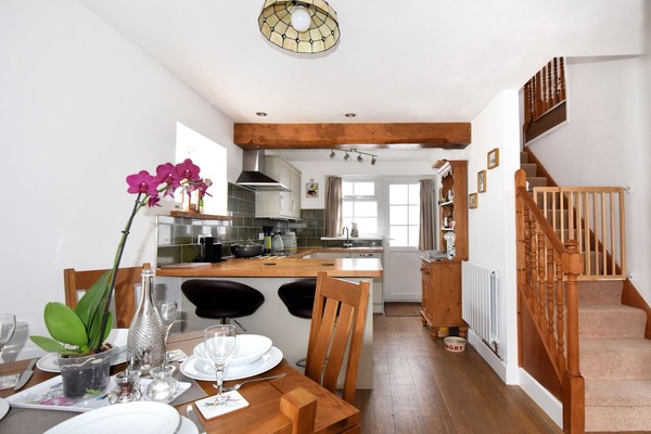 Cottage | Private kitchen | Fridge, microwave, dishwasher, cookware/dishes/utensils