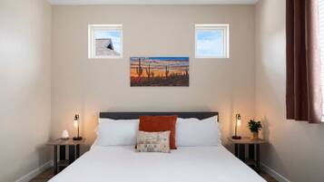 3 Schlafzimmer, hochwertige Bettwaren, Schreibtisch