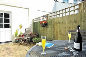 Cottage | Balcony - Vine Cottage (Bridport)
