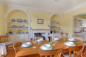 Cottage | Private kitchen | Fridge, dishwasher, cookware/dishes/utensils