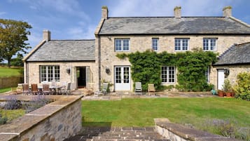 Cottage | Interior