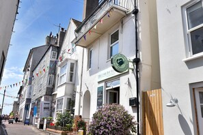 Exterior - Avocet (Lyme Regis)