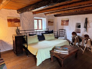 3 Schlafzimmer, Schreibtisch, Bügeleisen/Bügelbrett, kostenloses WLAN