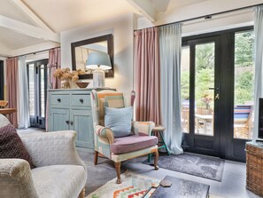 Cottage | Living area