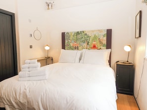 Cottage | Individually decorated, individually furnished, free WiFi