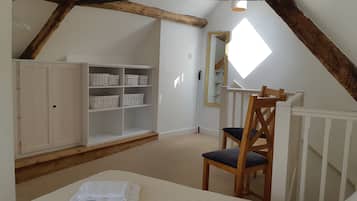 3 bedrooms, individually decorated, individually furnished, free WiFi