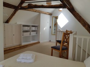 3 عدّة غرف نوم وبديكورات فريدة لكل غرفة وطراز فريد لكل وحدة