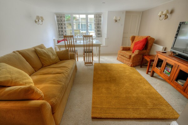 Tudor Cottage - Lyme Regis