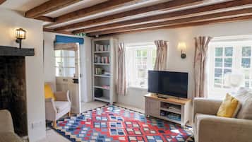 Cottage | Living area